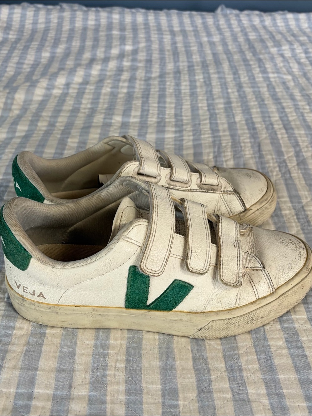 VEJA women’s White & Green Velcro Sneakers